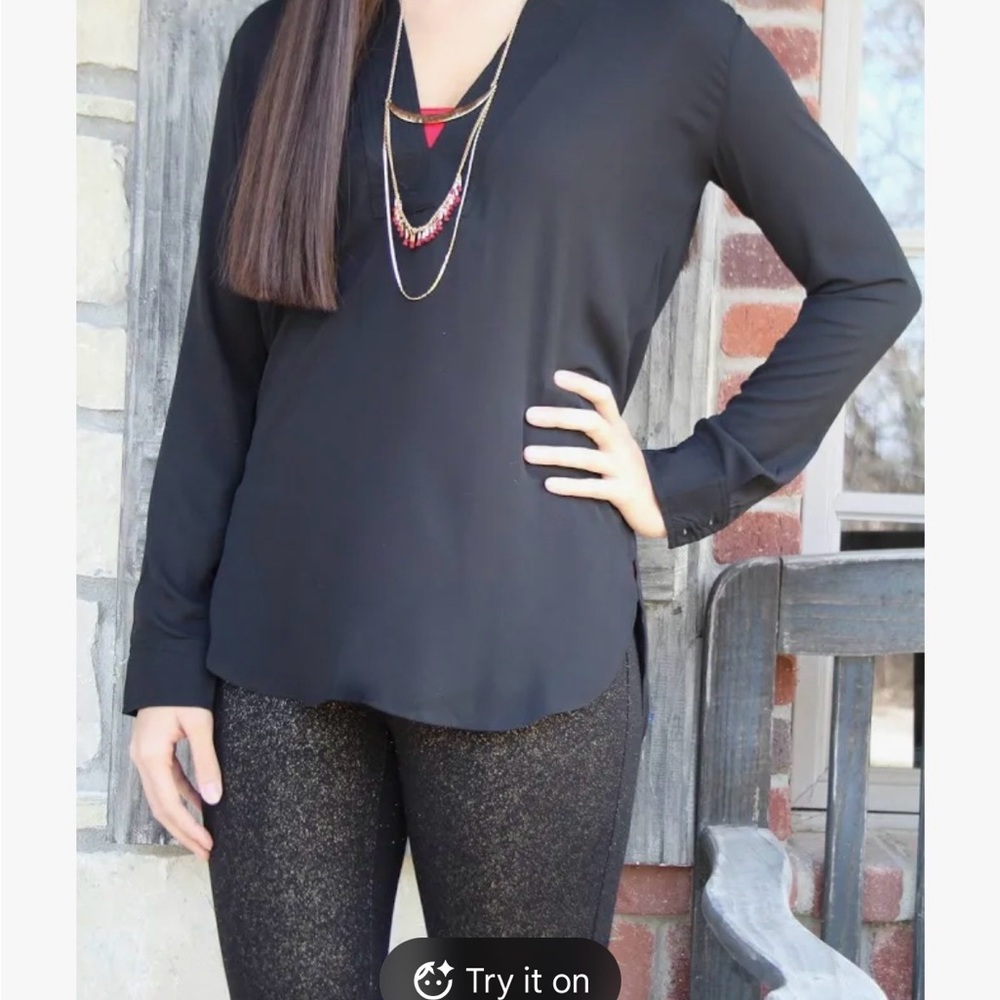 Lumiere | Black V-Neck Long Sleeve